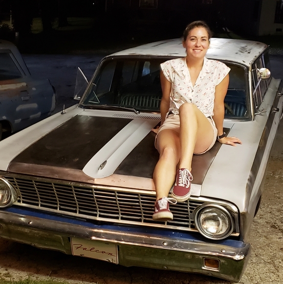 Meet your Posher, Kat - Picture 3 of 4